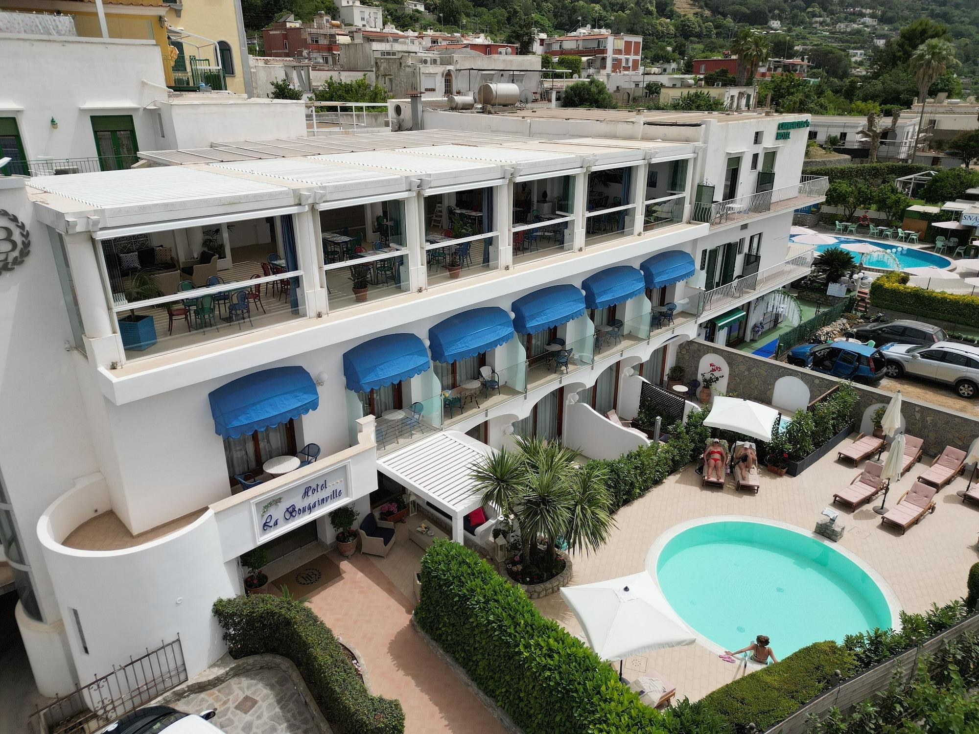 Vista Exterior Bougainville Luxury Boutique Hotel