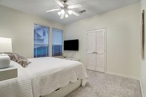 Alquiler Vacacional - Luxury vacation Kemah, TX condo. Bars and restaurants within walking distance.