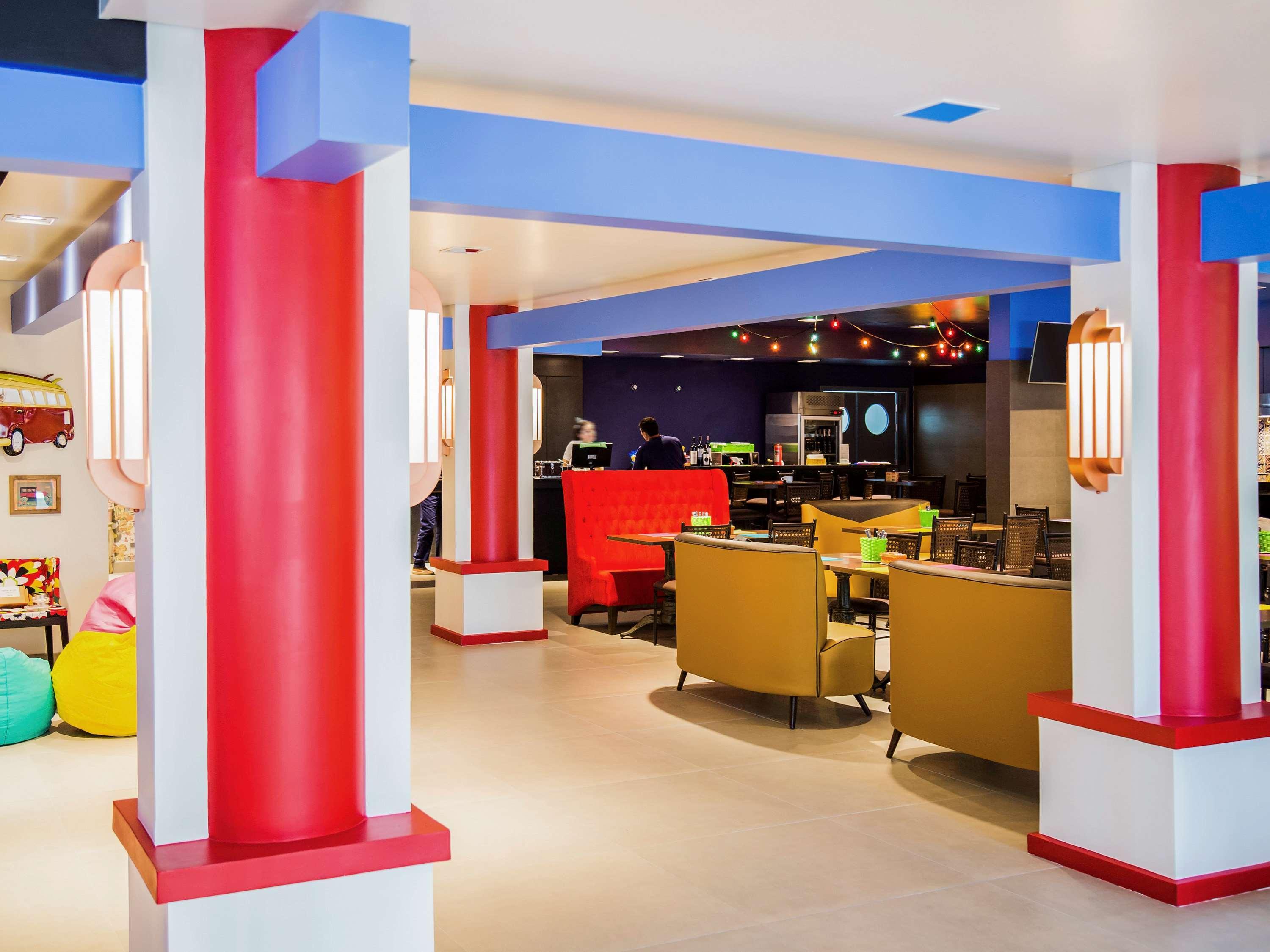 Vista Lobby ibis Styles Porto Alegre Centro