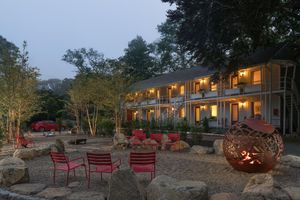 Alojamiento - Treehouse Lodge