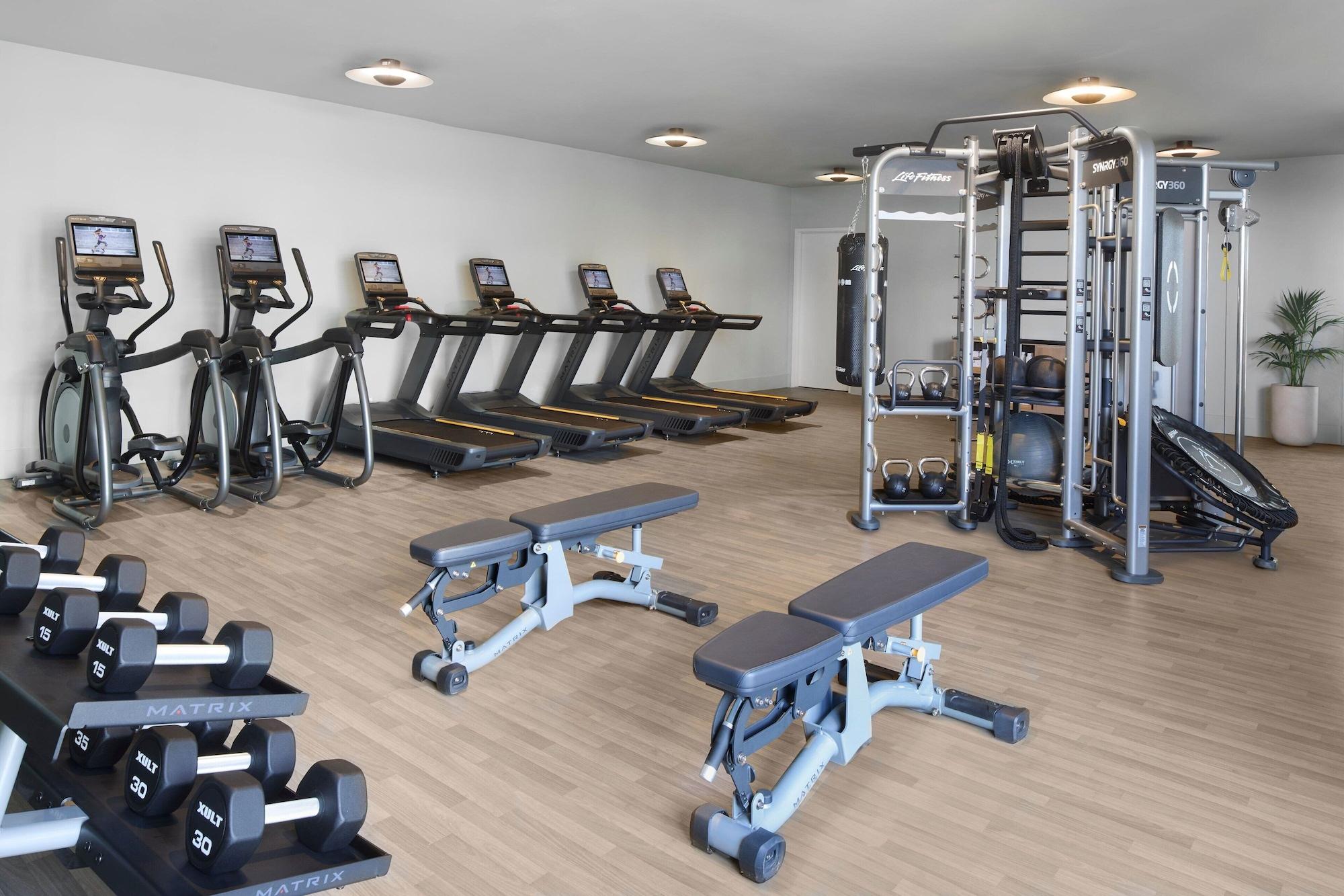 Gimnasio Monterey Beach Hotel, a Tribute Portfolio Hotel by Marriott