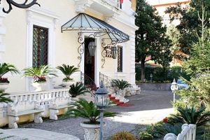 Alojamiento - Villa Pinciana