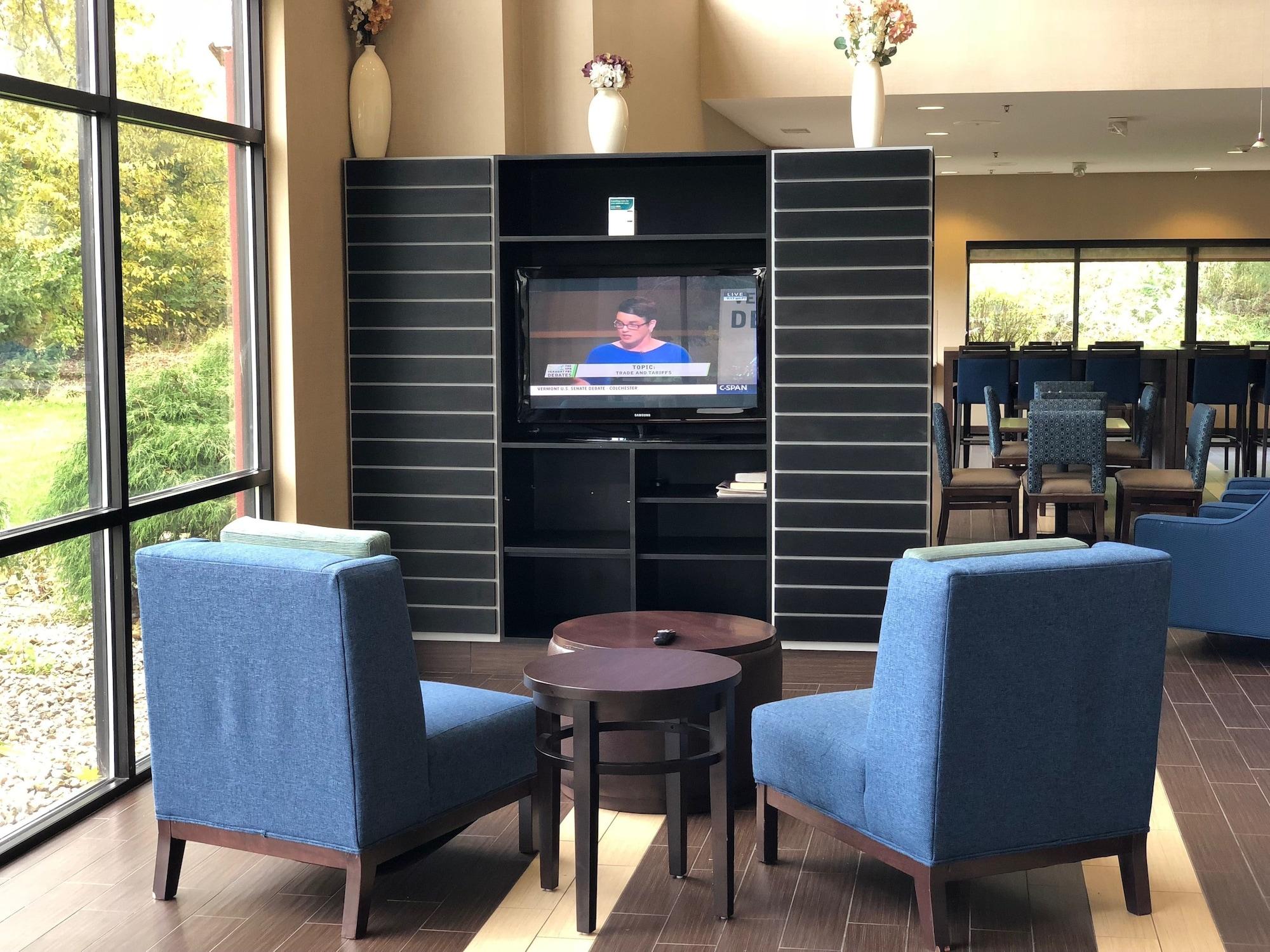 Vista Lobby Comfort Suites Elkhart South