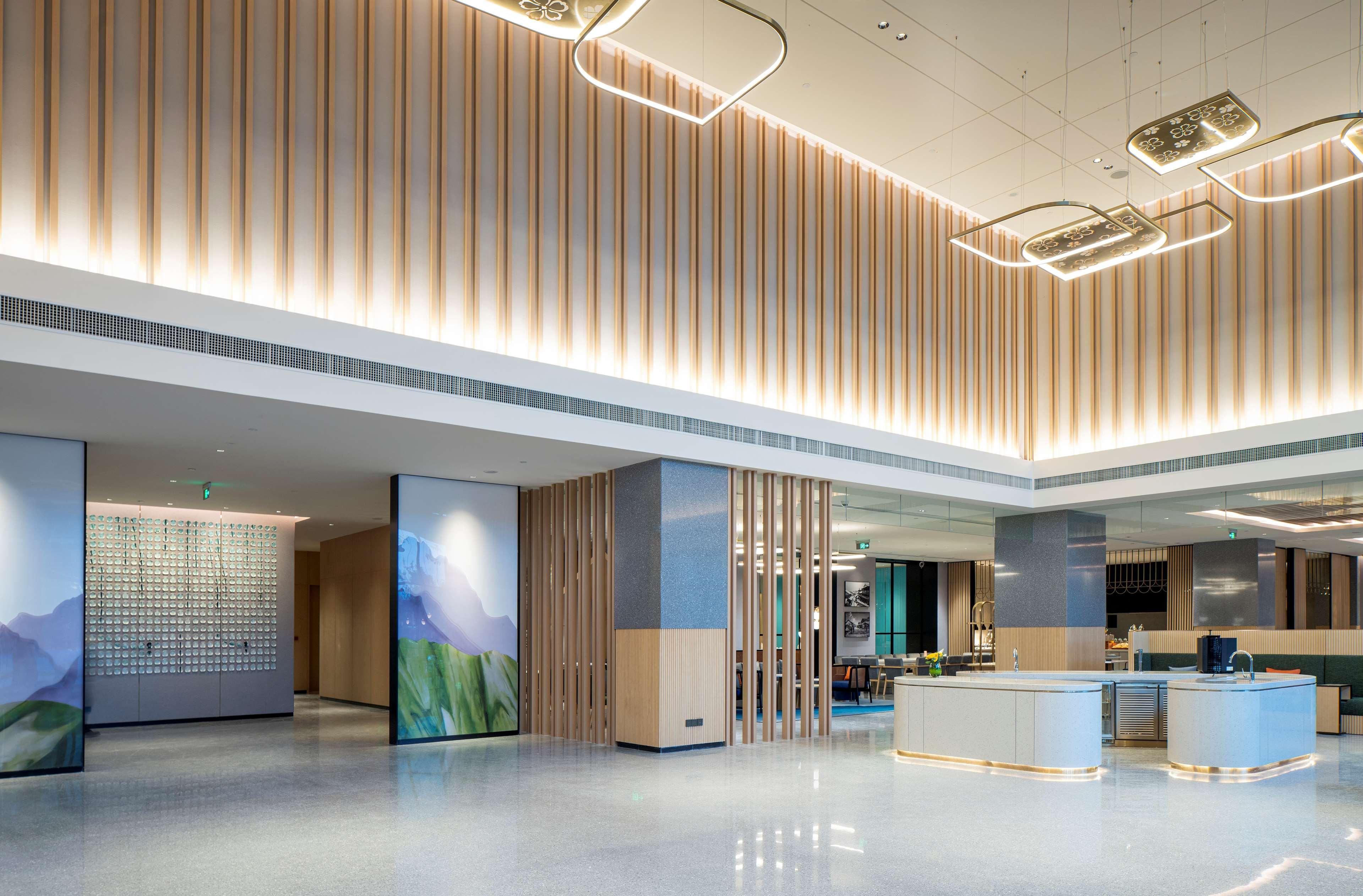 Vista Lobby Hilton Garden Inn Changde Dingcheng