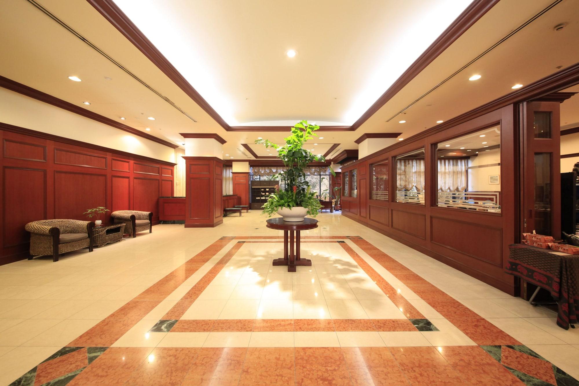 Vista Lobby Quintessa Hotel Sasebo