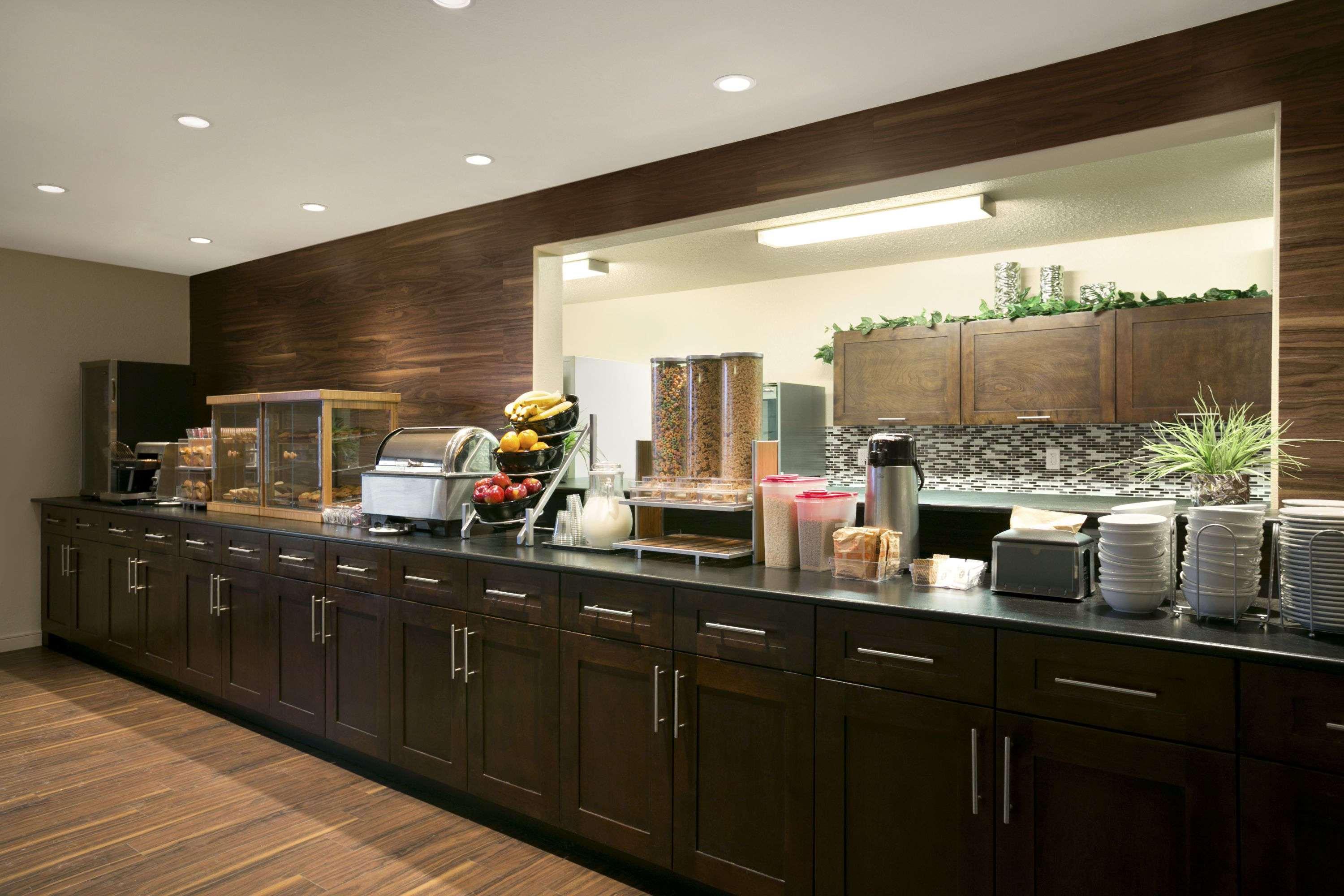 Restaurant Days Inn by Wyndham Regina