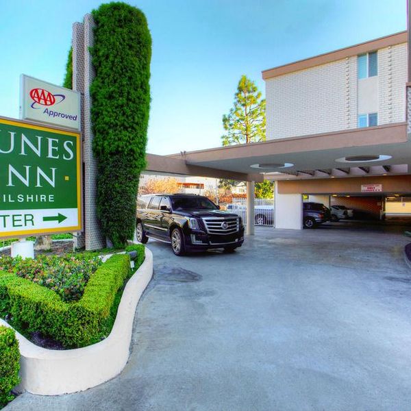 Dunes Inn Wilshire