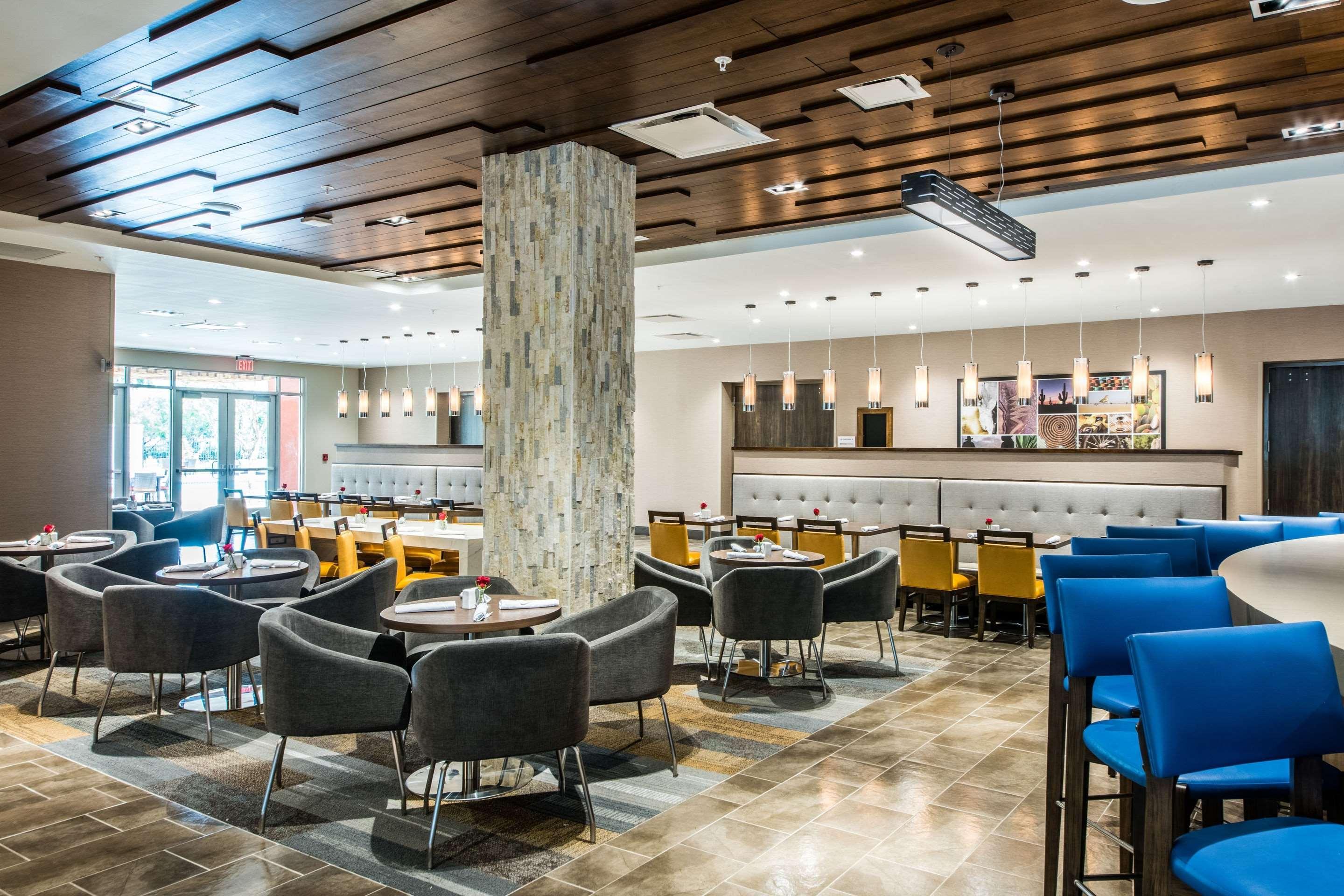 Restaurant Cambria Hotel McAllen Convention Center