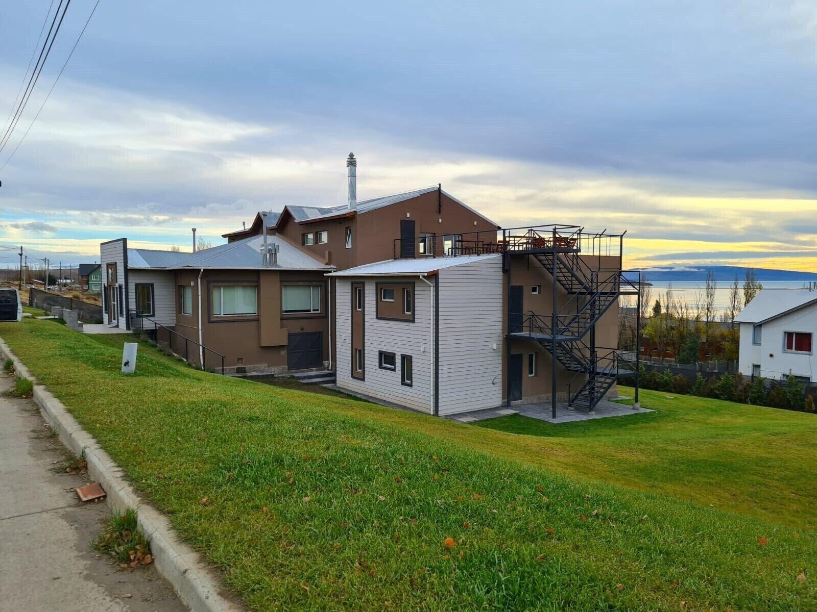 Vista Exterior Hostel Titan