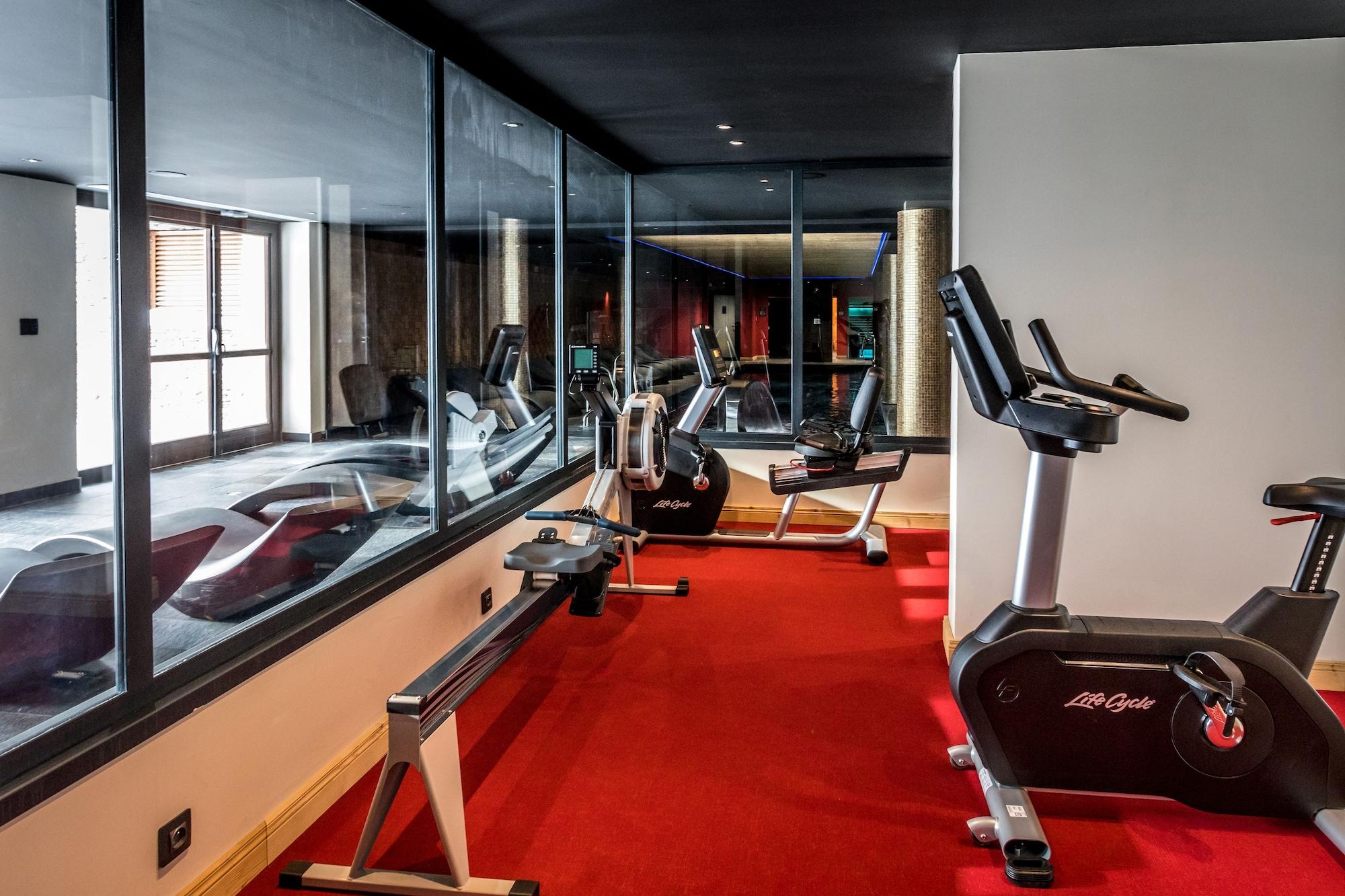 Gimnasio Hôtel Daria-I Nor by Les Etincelles