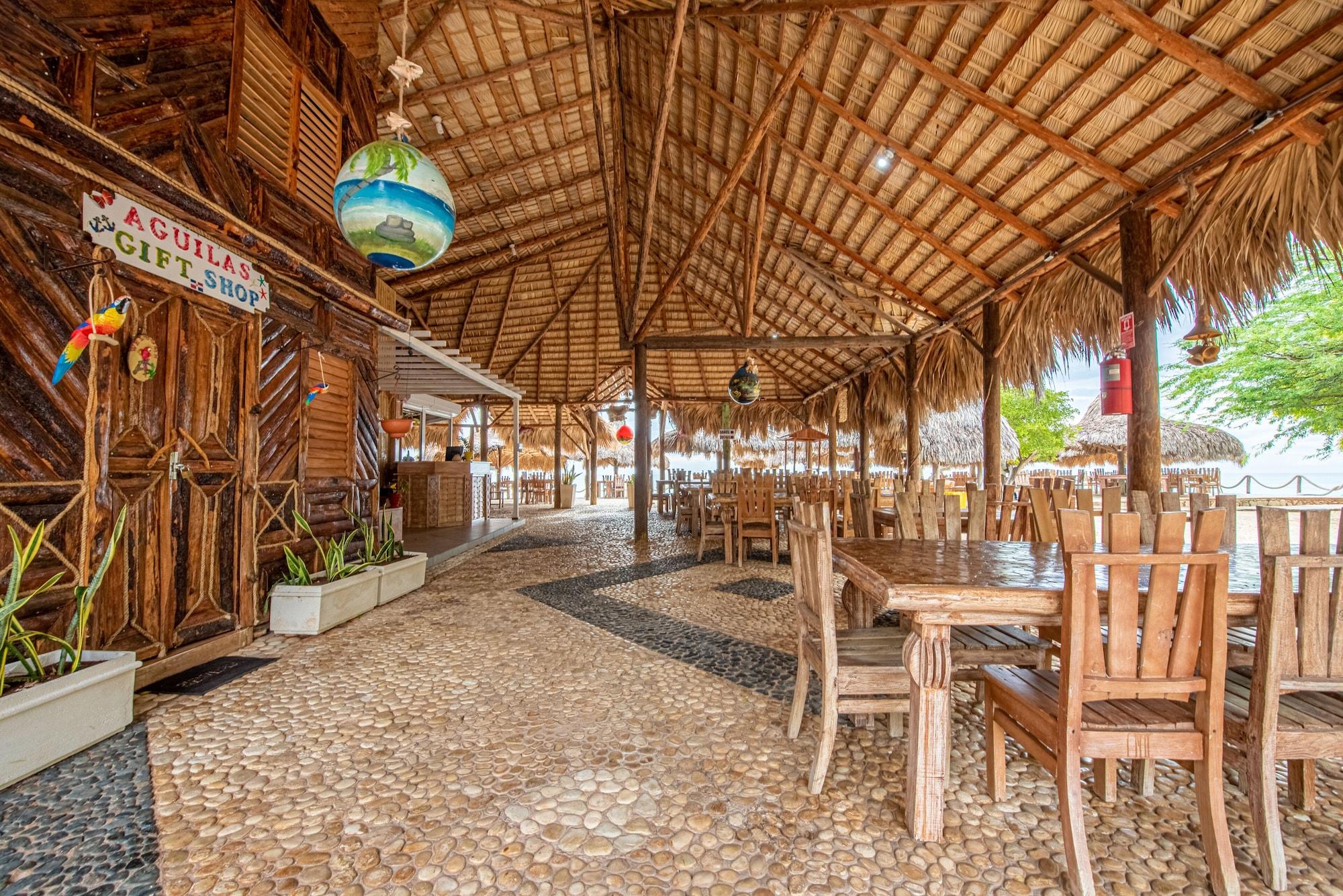 Rancho Tipico Cueva de las Aguilas Pedernales | Camping en Despegar