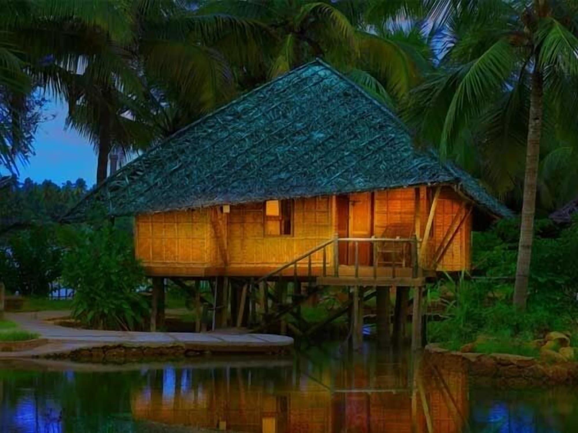 Vista Exterior Cherai Beach Resort
