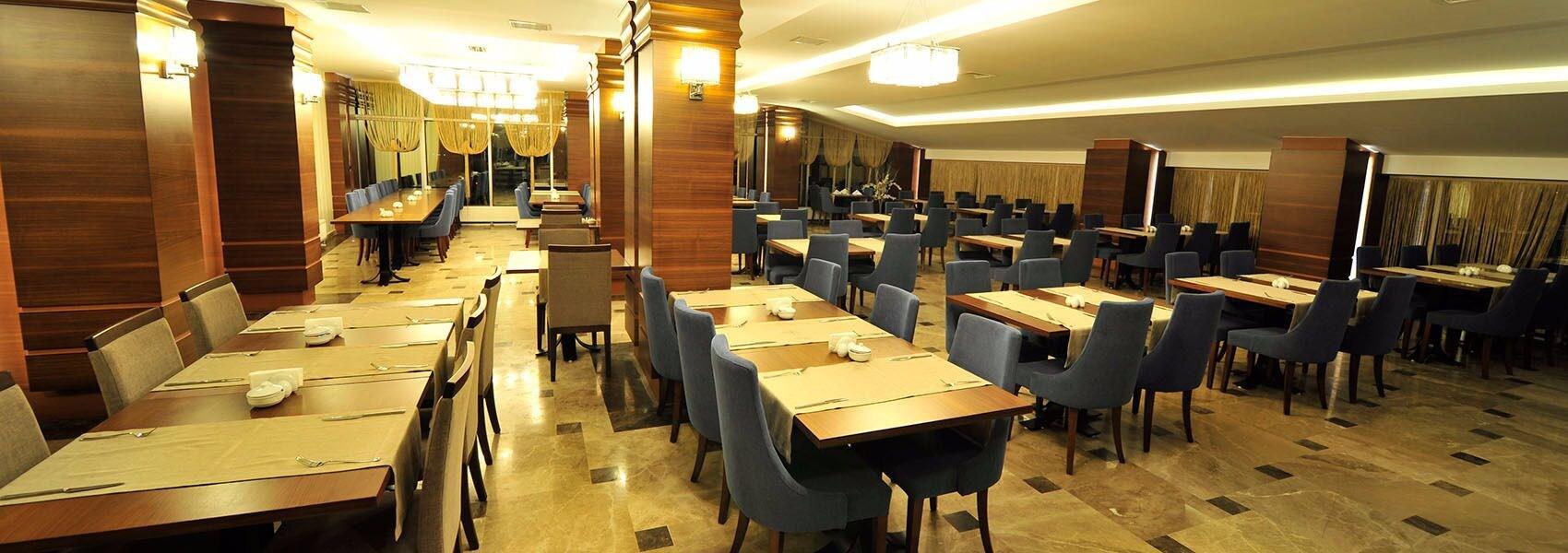 Restaurant Grand Cenas Hotel