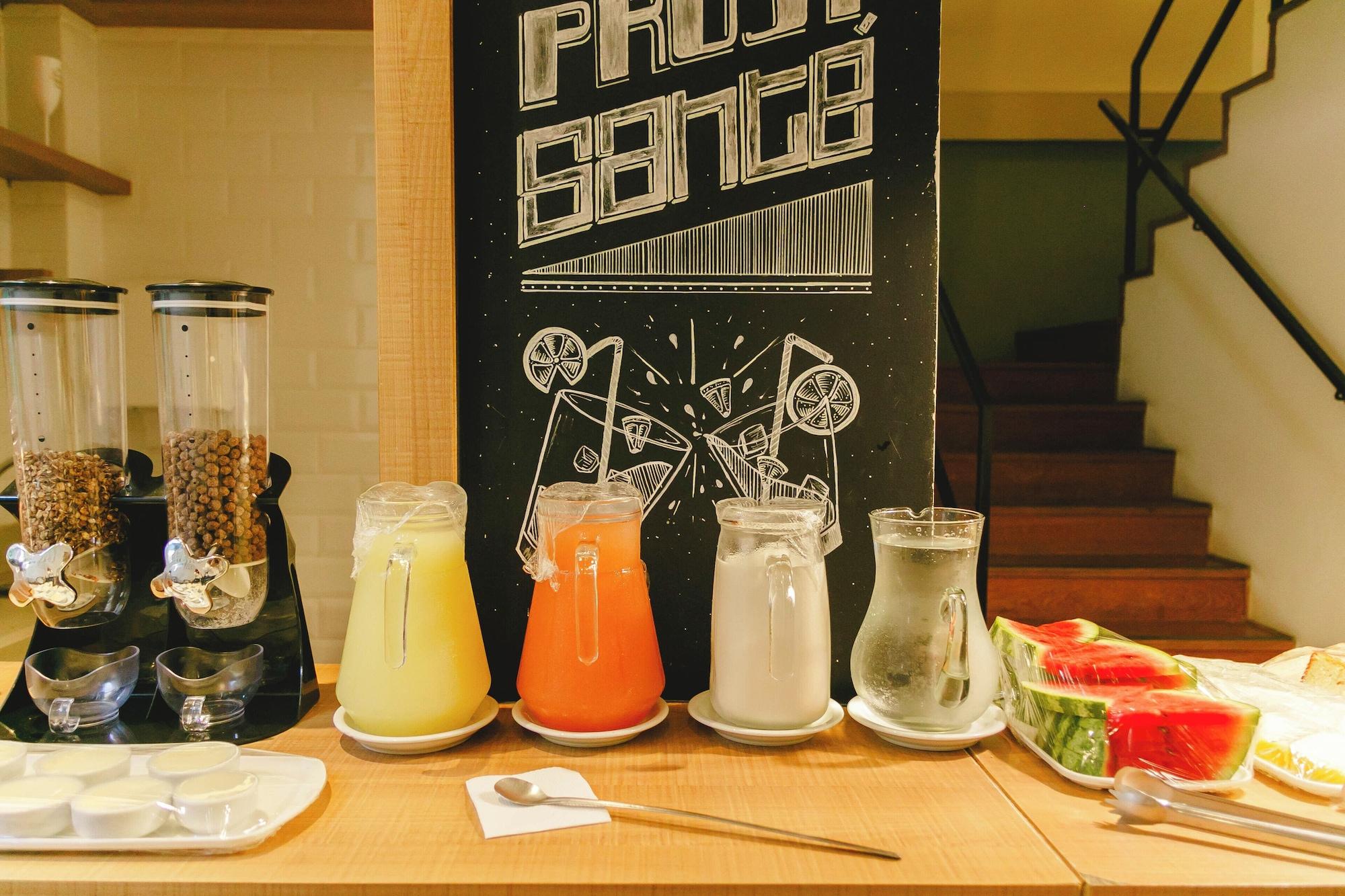 Restaurant Palace Beach Hostel