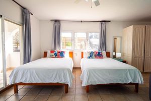 Alquiler Vacacional - Beautiful Private 10 Bedroom Beachfront Villa with hotel amenities