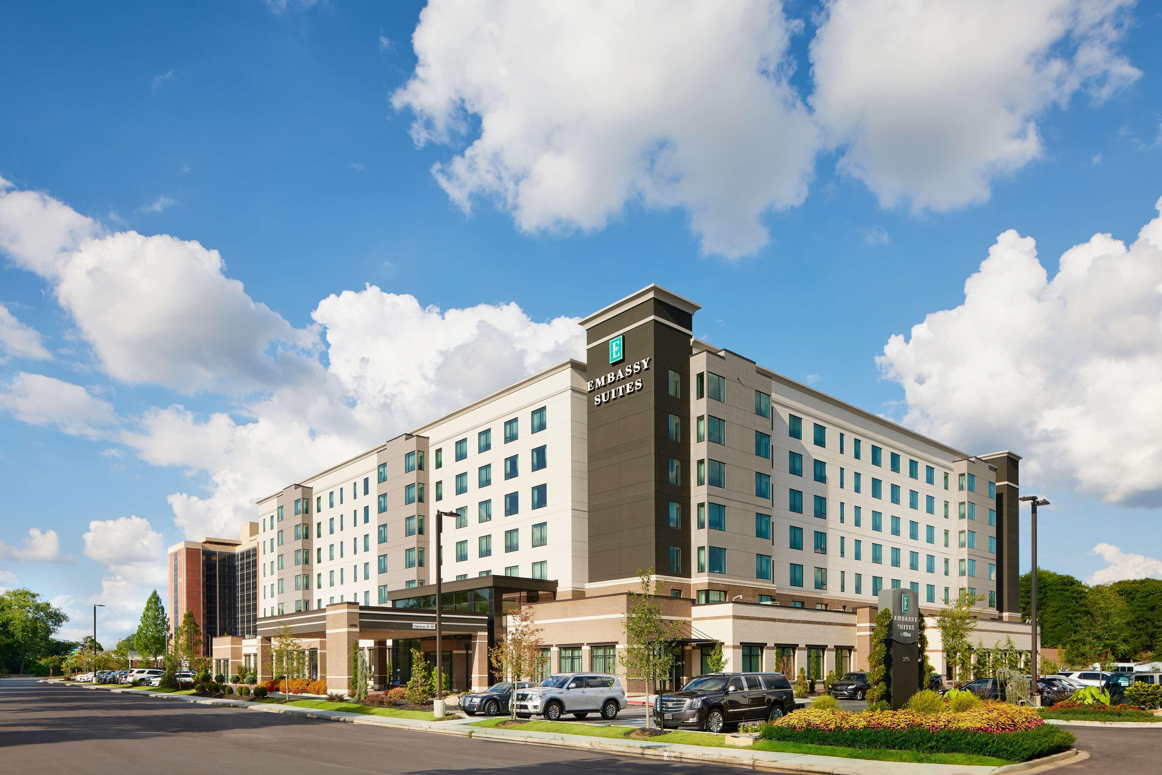 Vista Exterior Embassy Suites by Hilton Atlanta Airport North