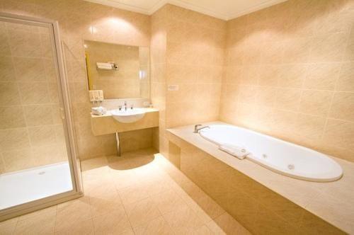 Set de Habitación Wentworth Grande Resort