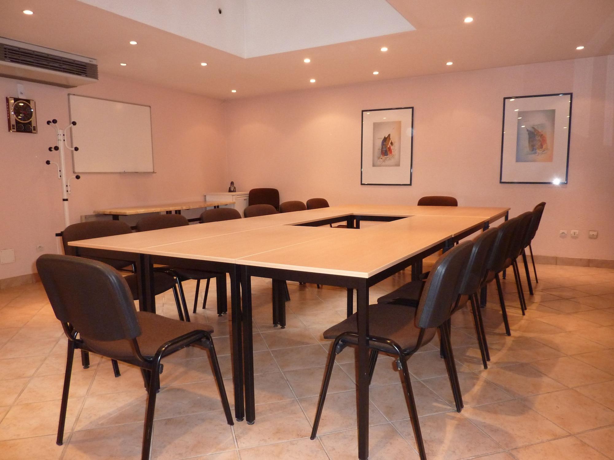 Sala de Reuniones Couvent du Franciscain