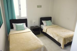 Alquiler Vacacional - 2 bedroomed 2 bathroom Apartment with roof terrace. Views Over Paphos To The Sea