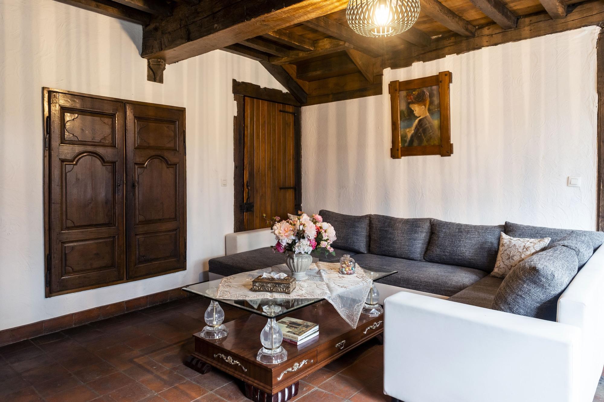 Vista Lobby Rose House B&B