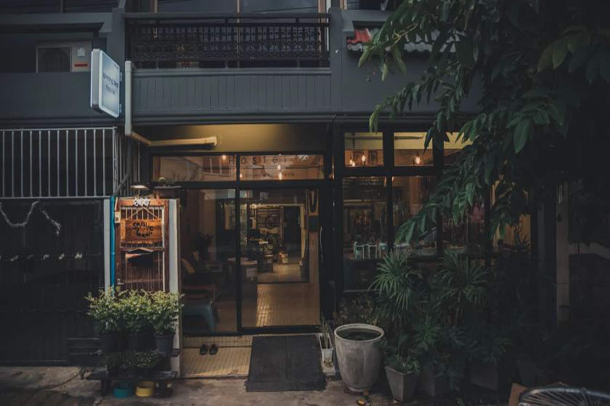 Vista Exterior Spinning Bear Hostel