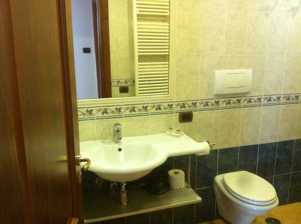 Equipamiento de Habitación Crosti Hotel