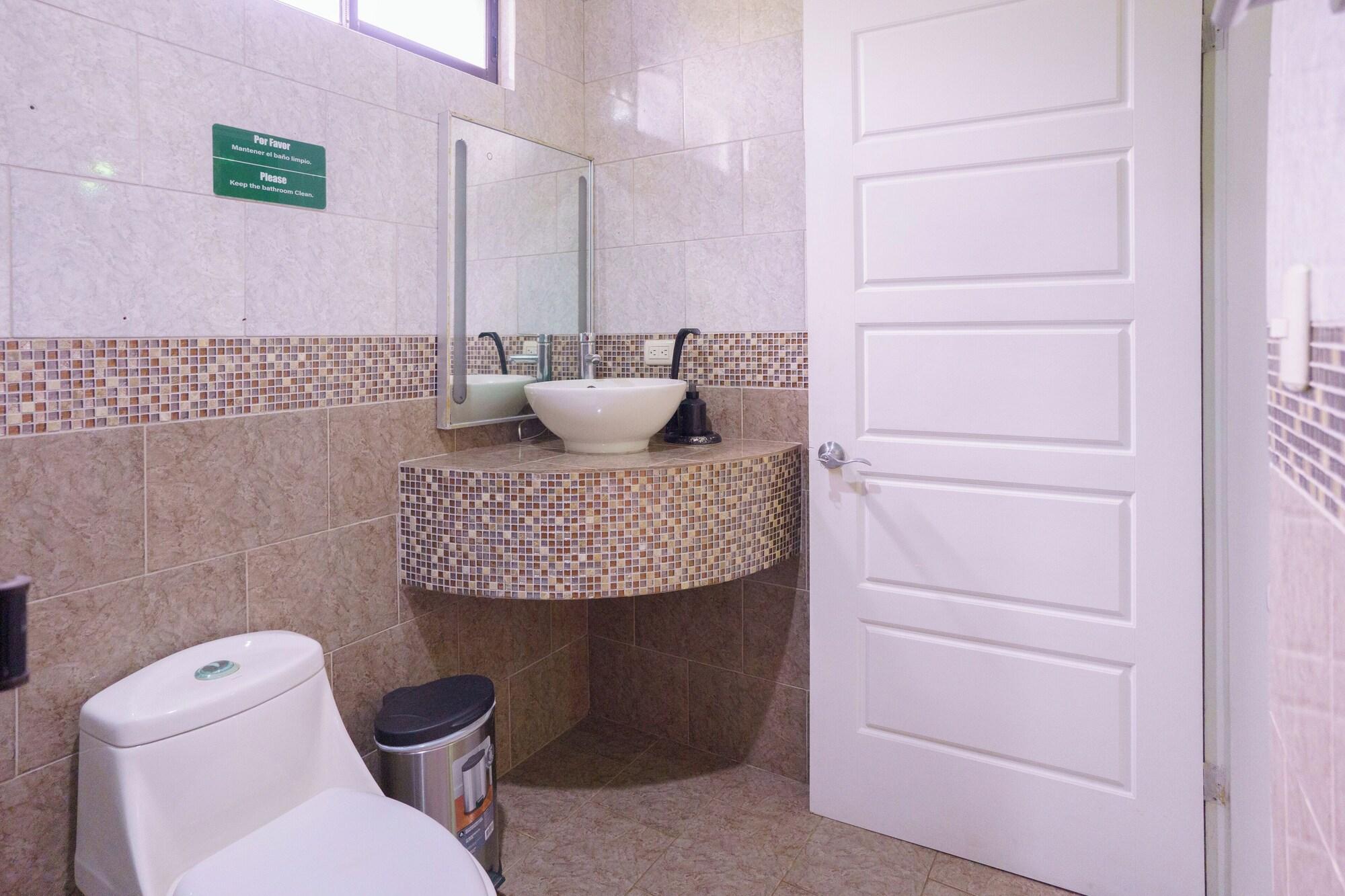 Equipamiento de Habitación Root Wellness Arenal