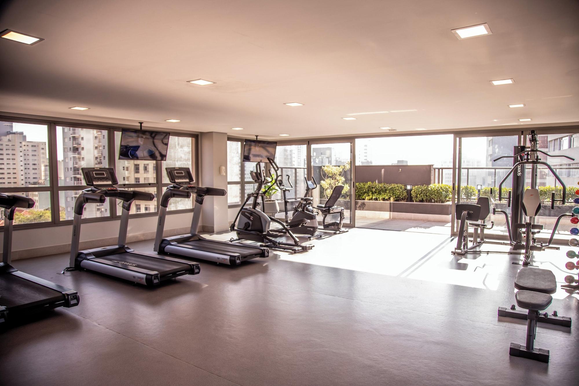 Gimnasio Cozzy Suítes Paraíso Hotel