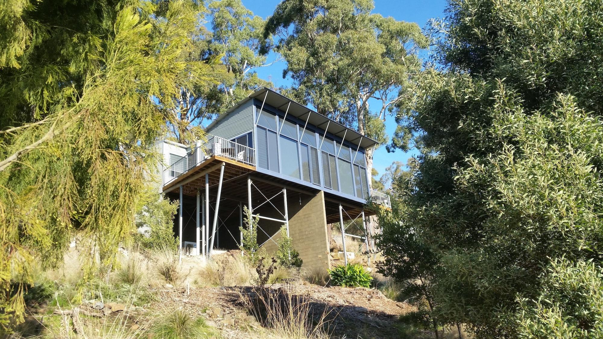 Vista Exterior Armalong Winery Chalets