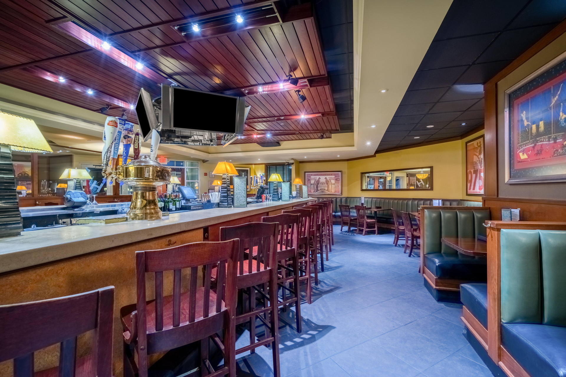Bar/Salón Crowne Plaza Dulles Airport by IHG