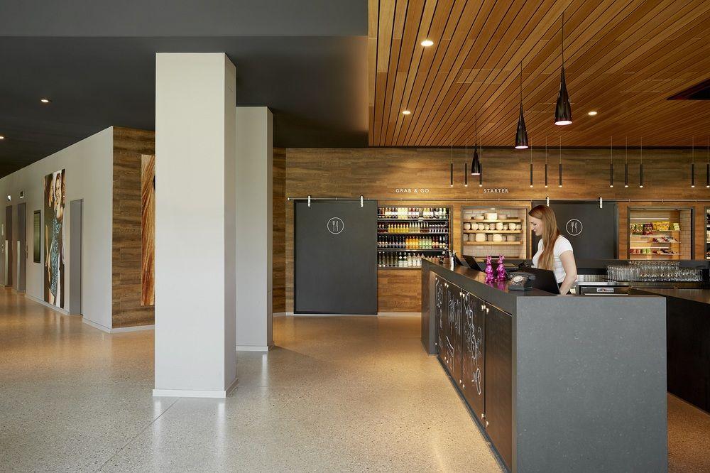 Hotel Moxy Berlin Ostbahnhof