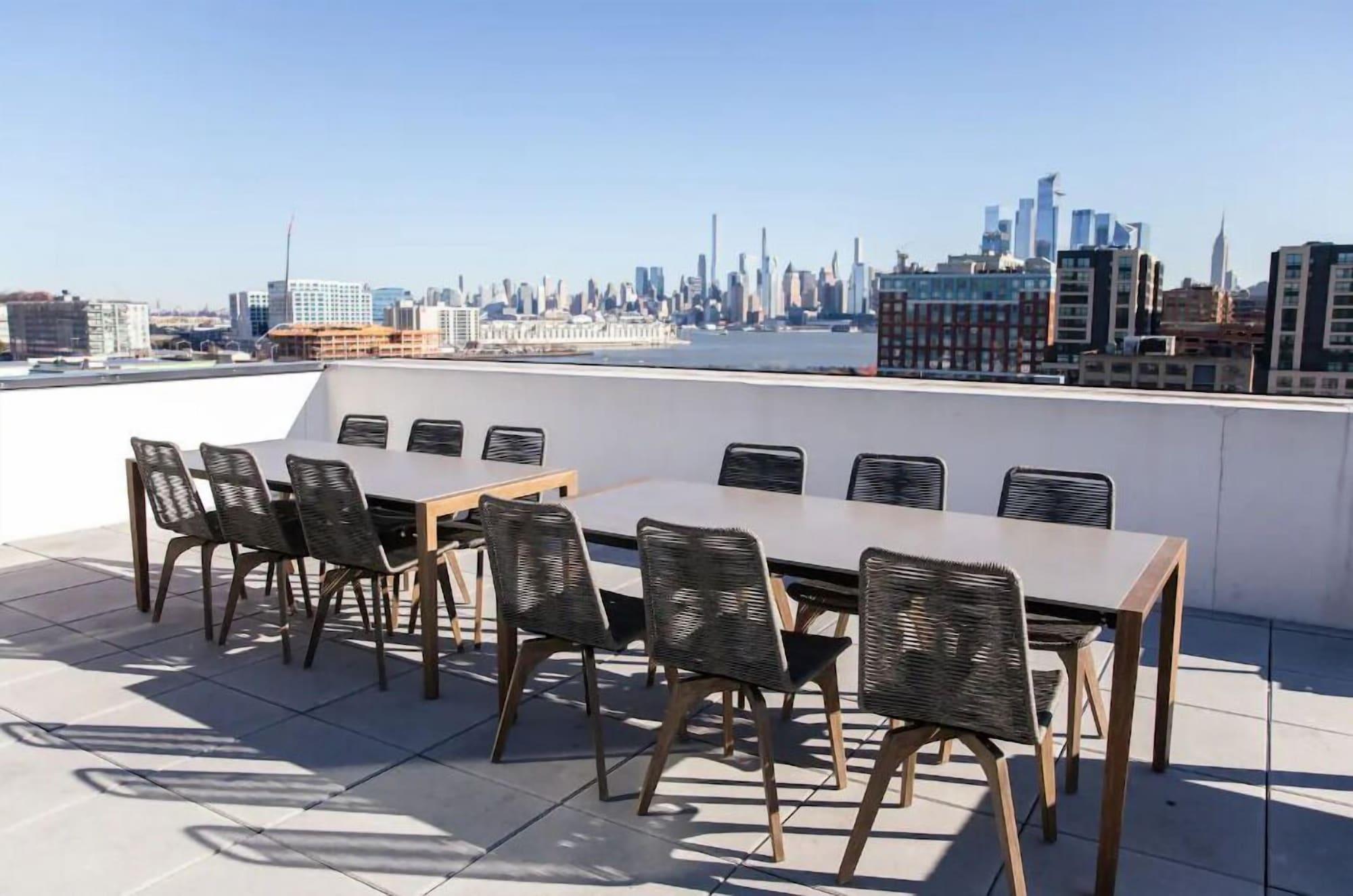 Vista Exterior Dharma Home Suites Hoboken at Novia