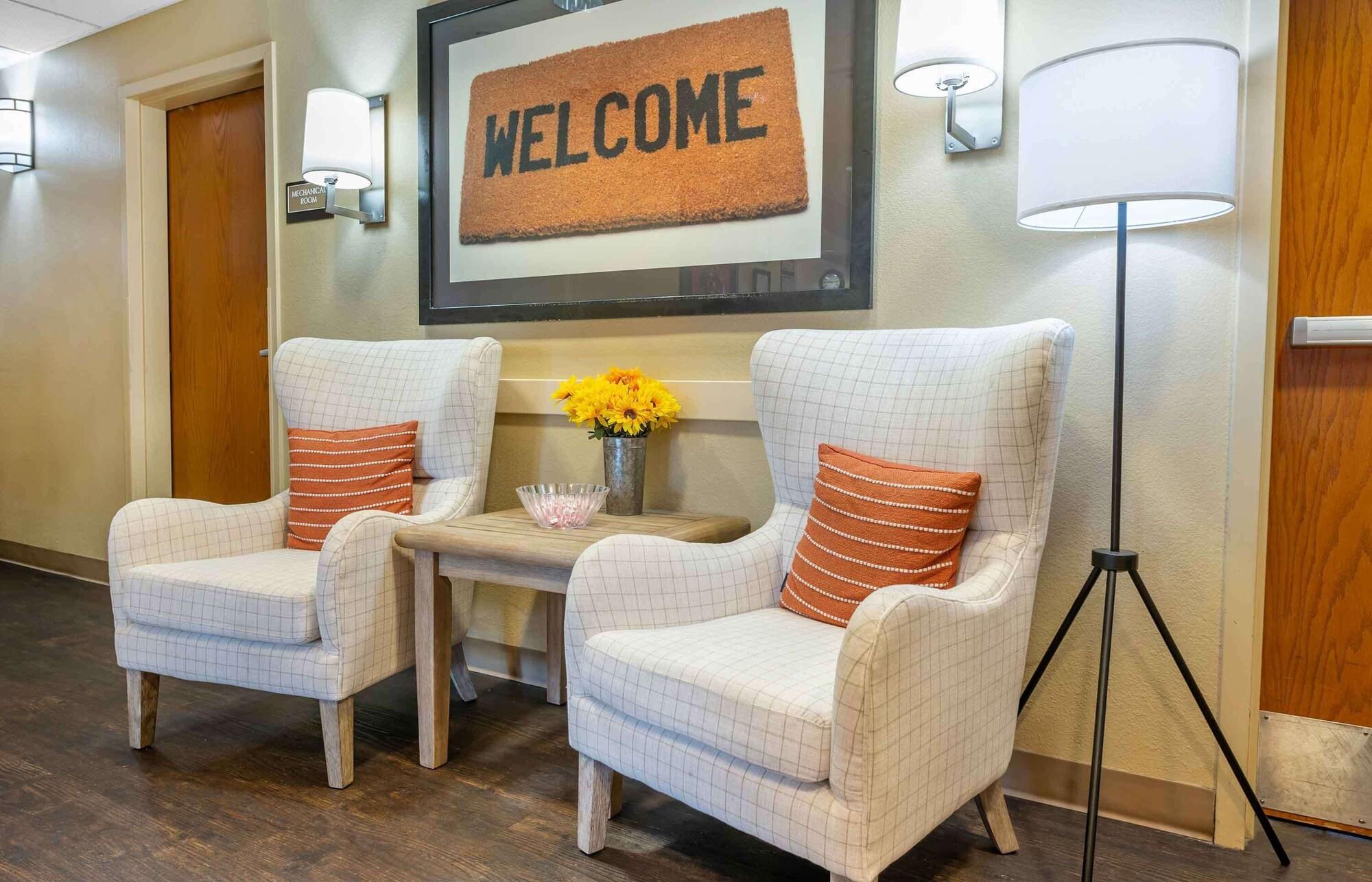 Vista Lobby Extended Stay America Suites Cincinnati Blue Ash Kenwood Rd