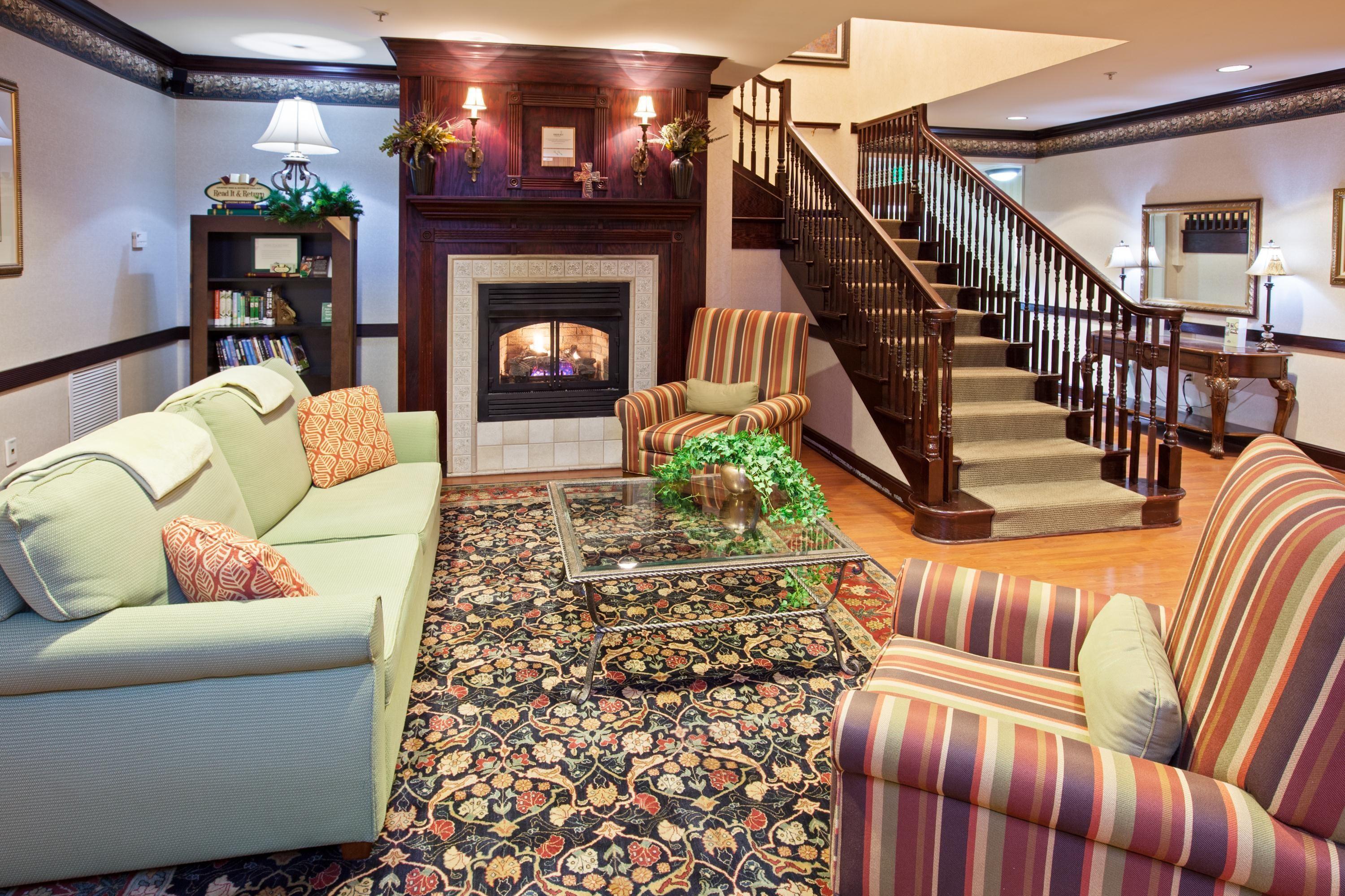 Vista do lobby Country Inn & Suites By Carlson, Youngstown West