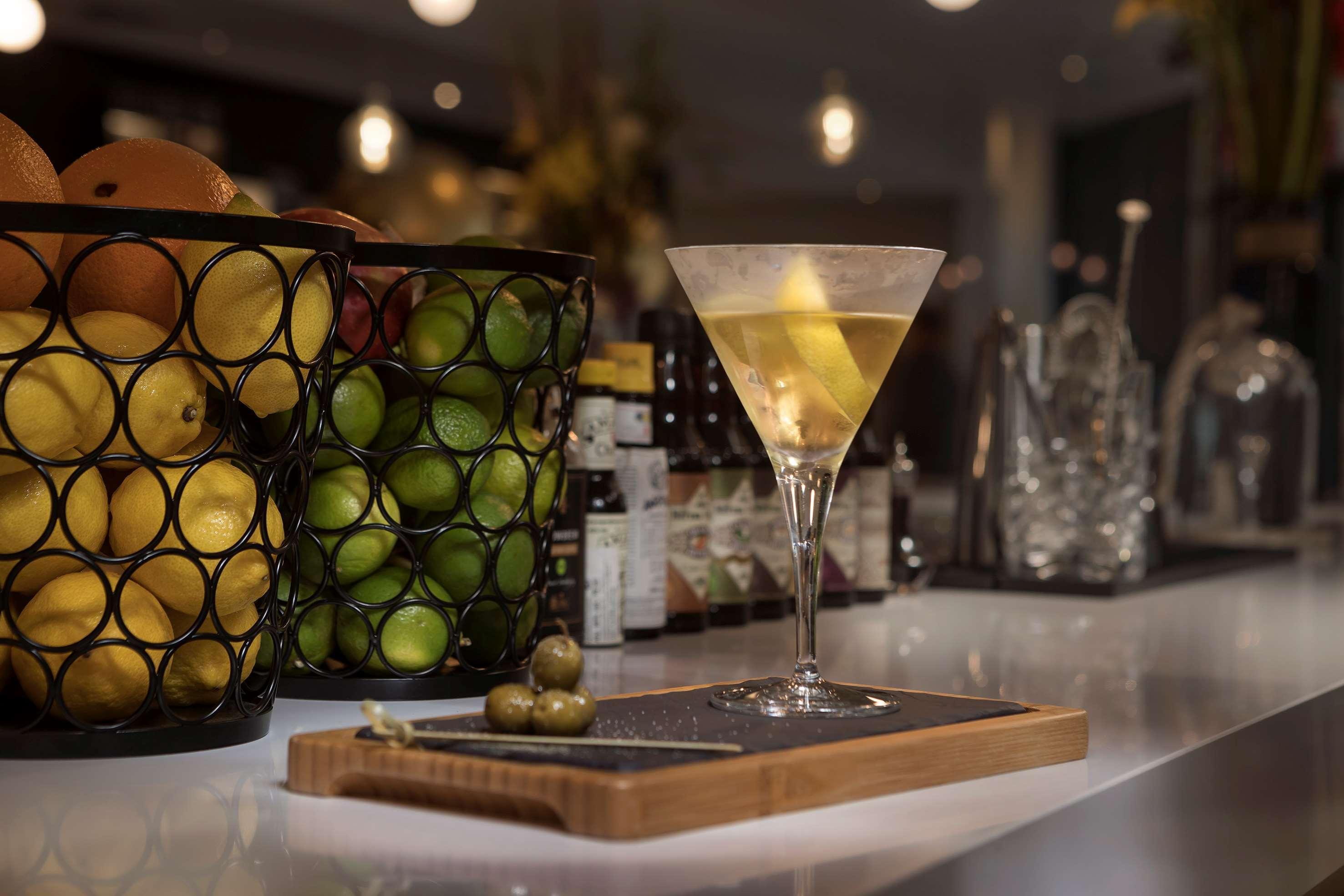 Bar/Salón INNSiDE by Meliá Hamburg Hafen