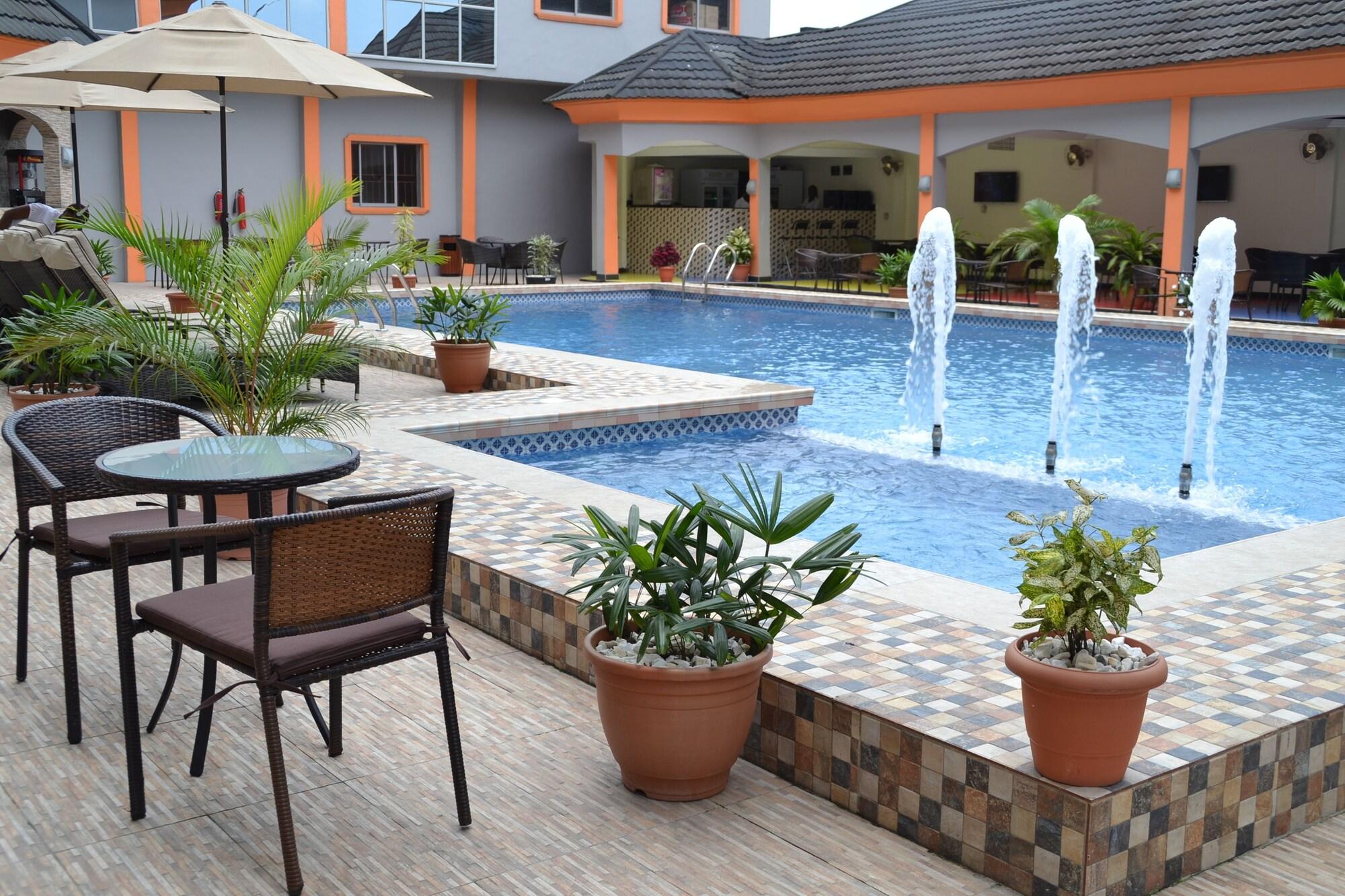 Vista Piscina Warri Wetland Hotel