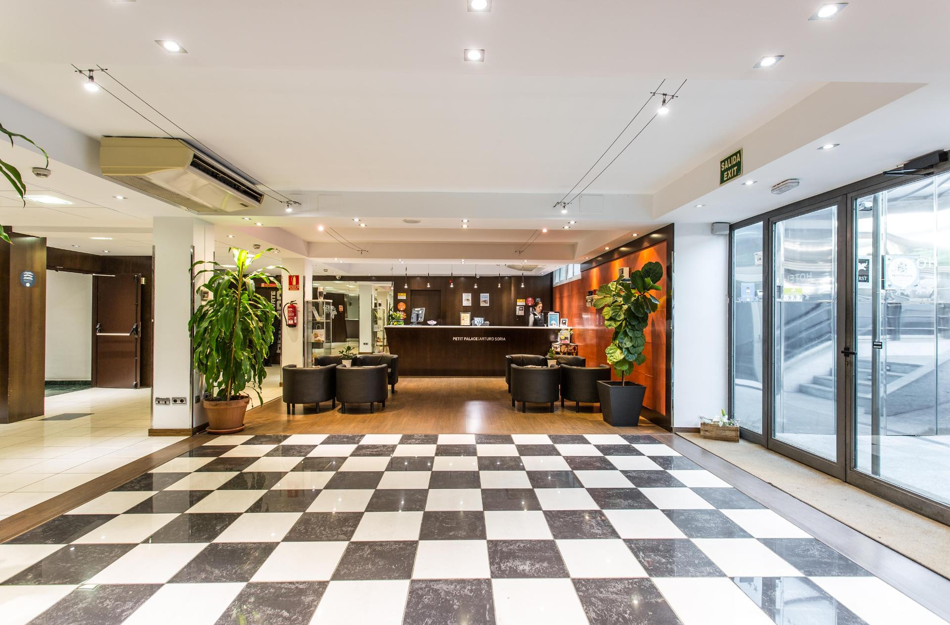 Vista Lobby Petit Palace Arturo Soria