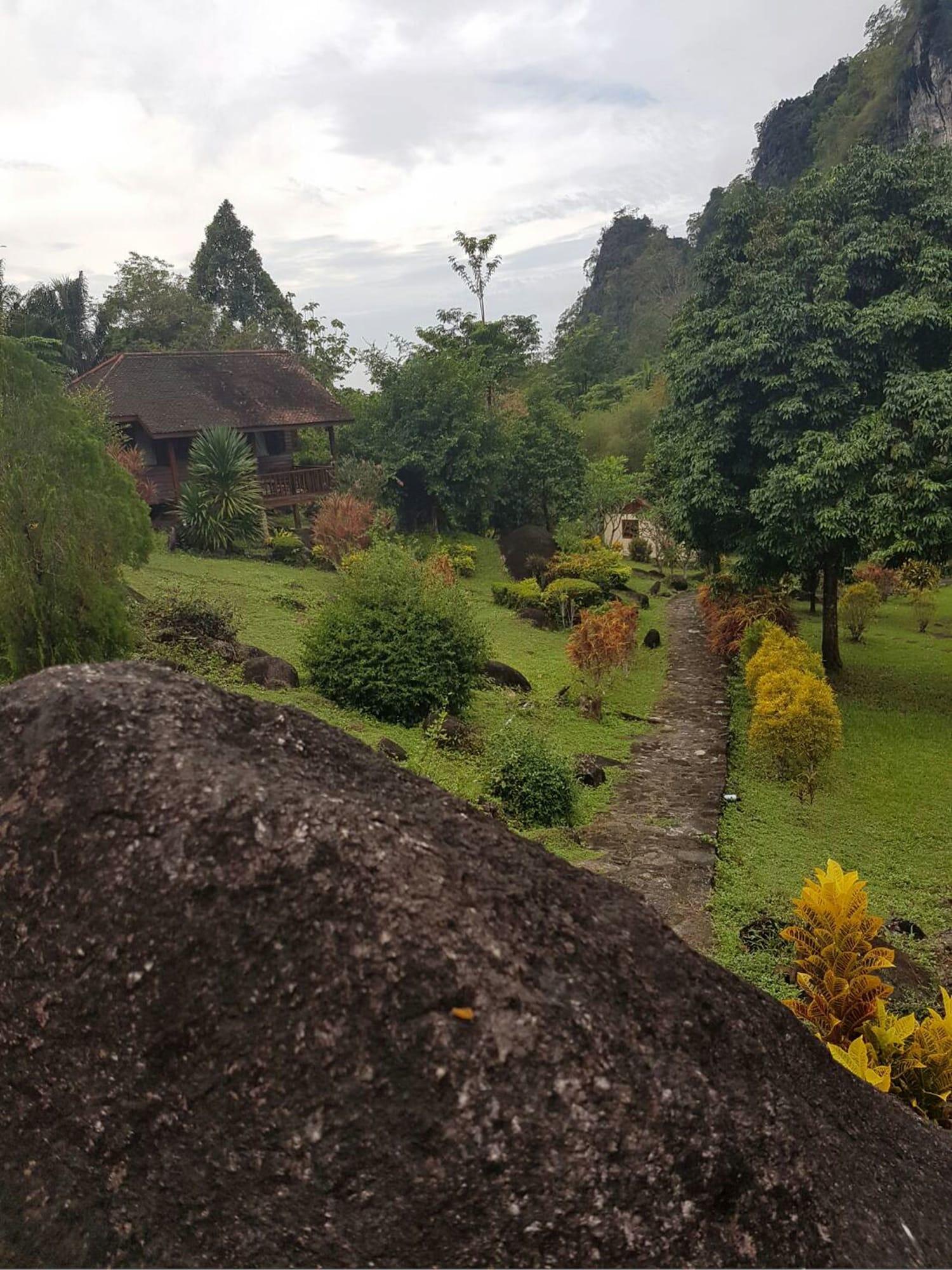 Vista Exterior Phanom Bencha Mountain Resort