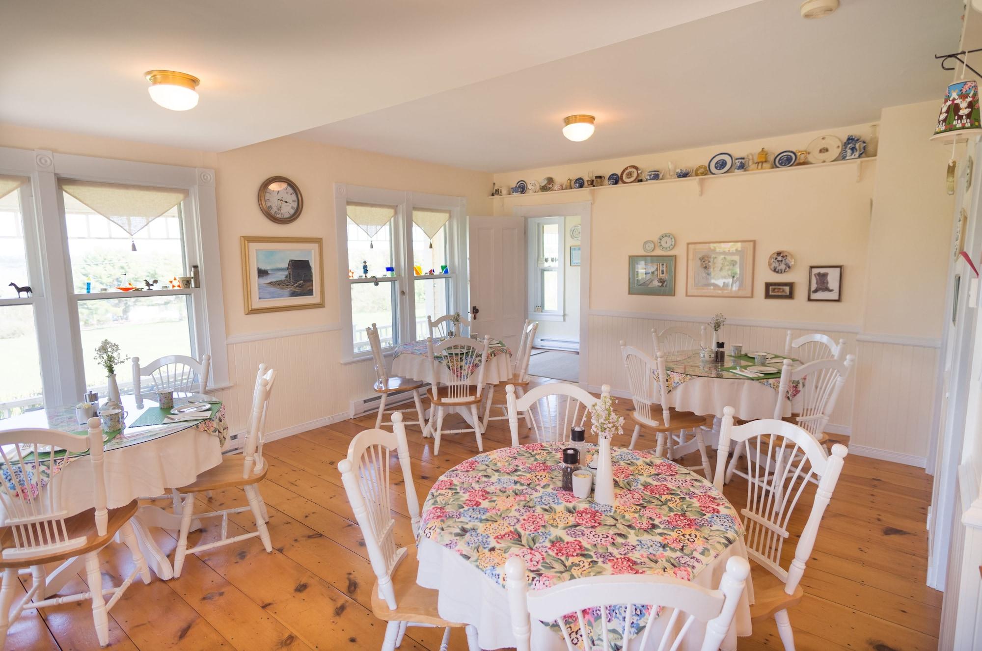 Restaurant Bayview Pines Country Inn
