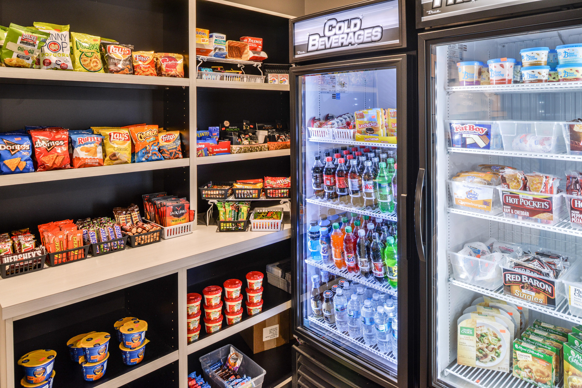 Vista Exterior Holiday Inn Express & Suites Sioux Falls At Empire Mall by IHG