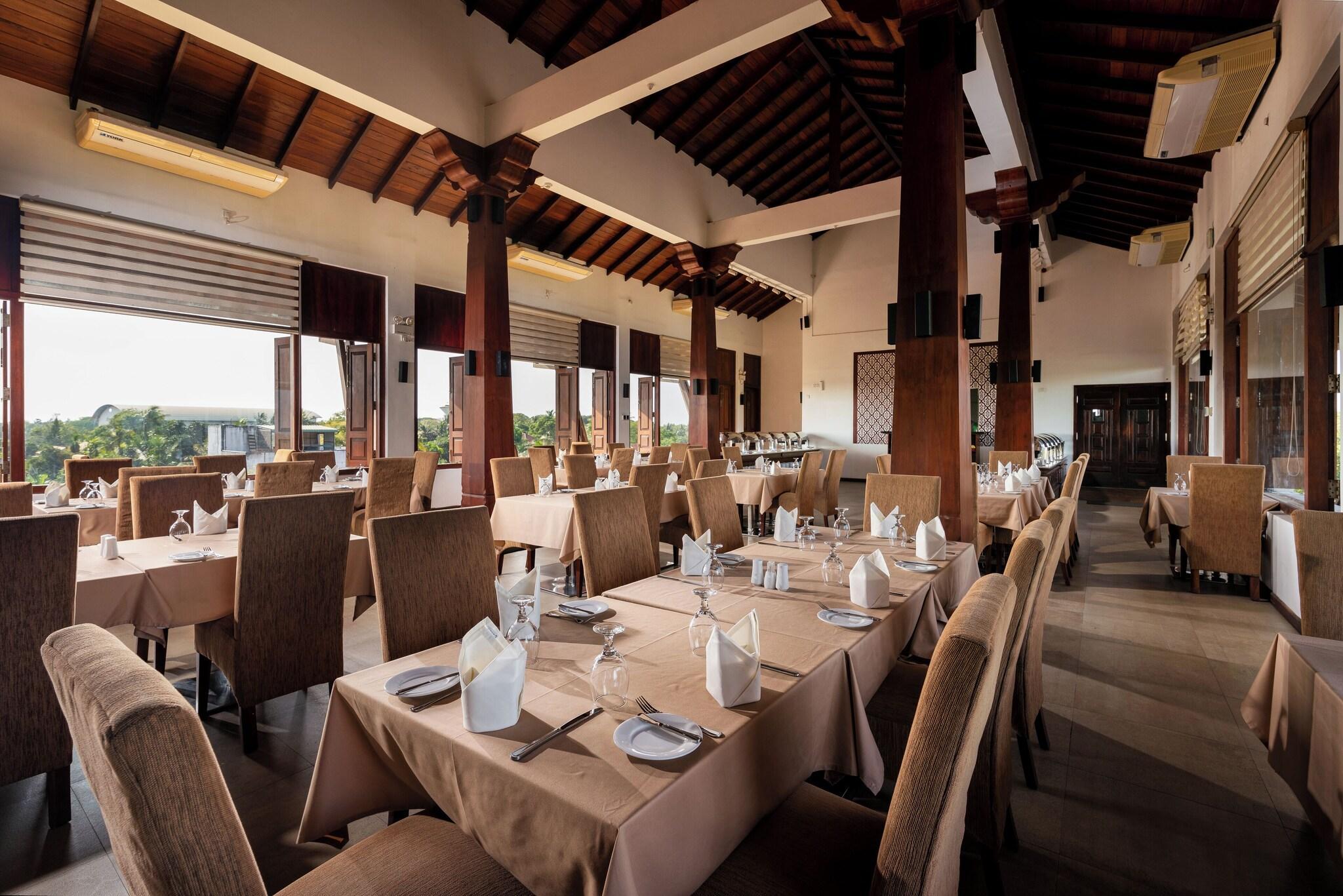 Restaurant The Thinnai Suites