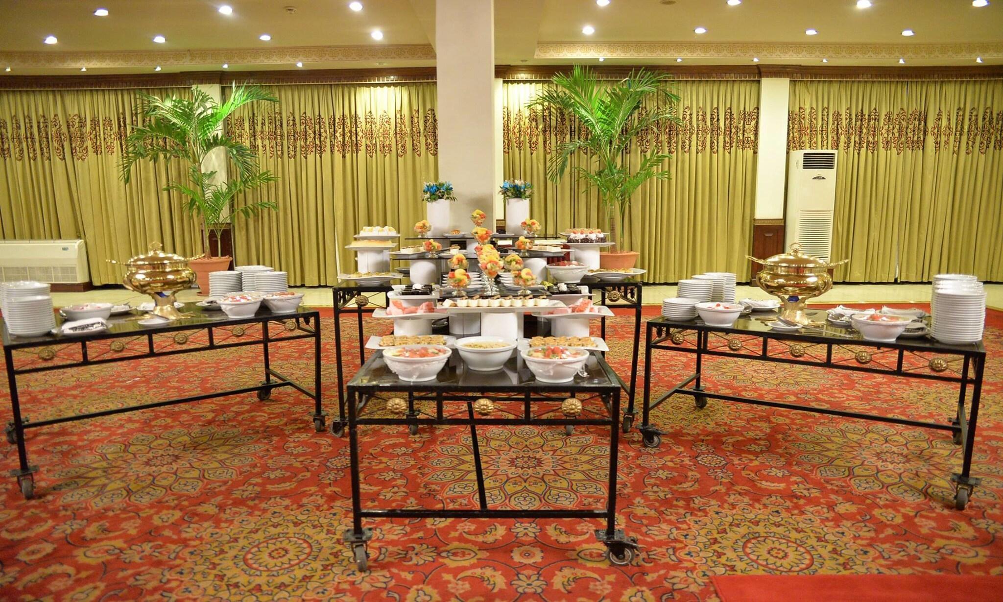 Restaurant Pearl Continental Hotel Karachi