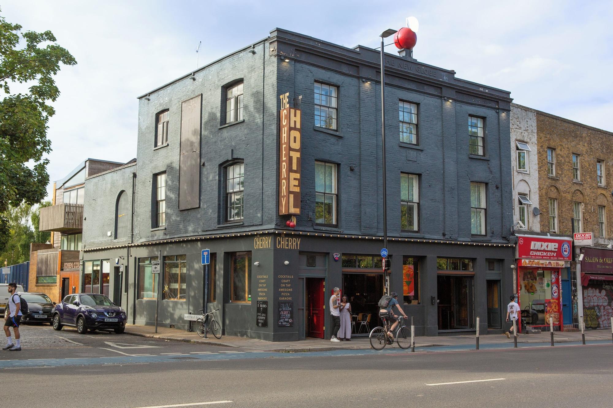Vista Exterior Cherry Bar Rooms
