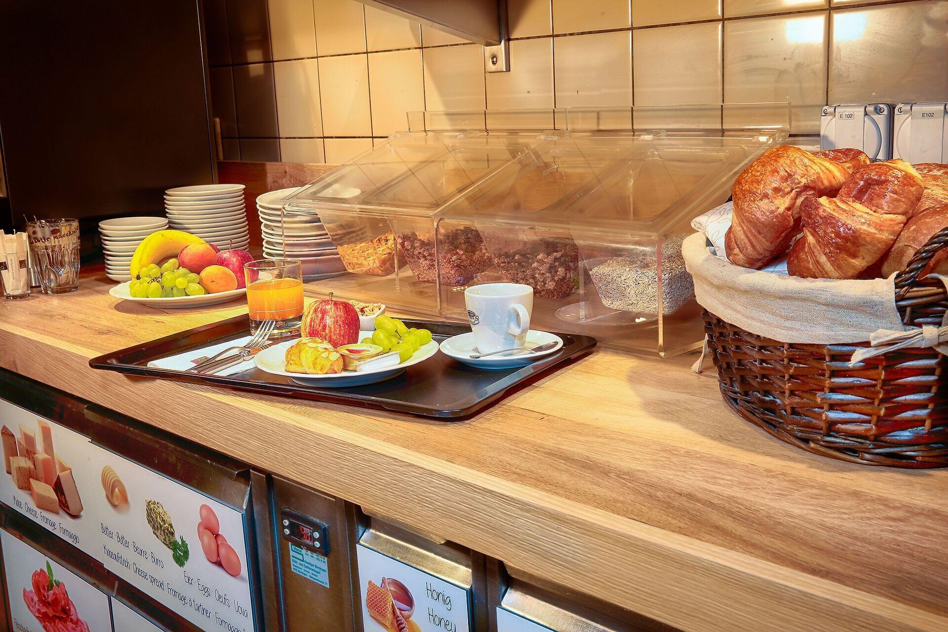 Restaurant b_smart motel Basel