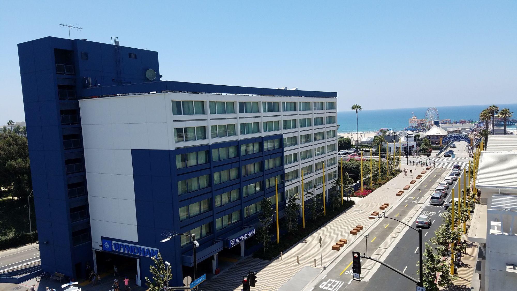Vista Exterior Wyndham Santa Monica Beach at the Pier