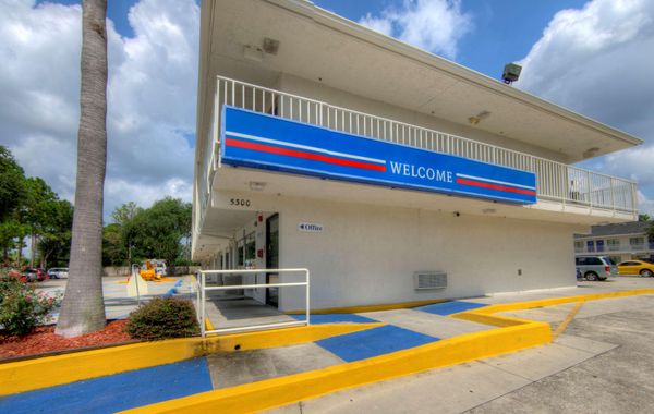 Motel 6 Orlando, FL - Winter Park - Hoteles en Orlando, Florida
