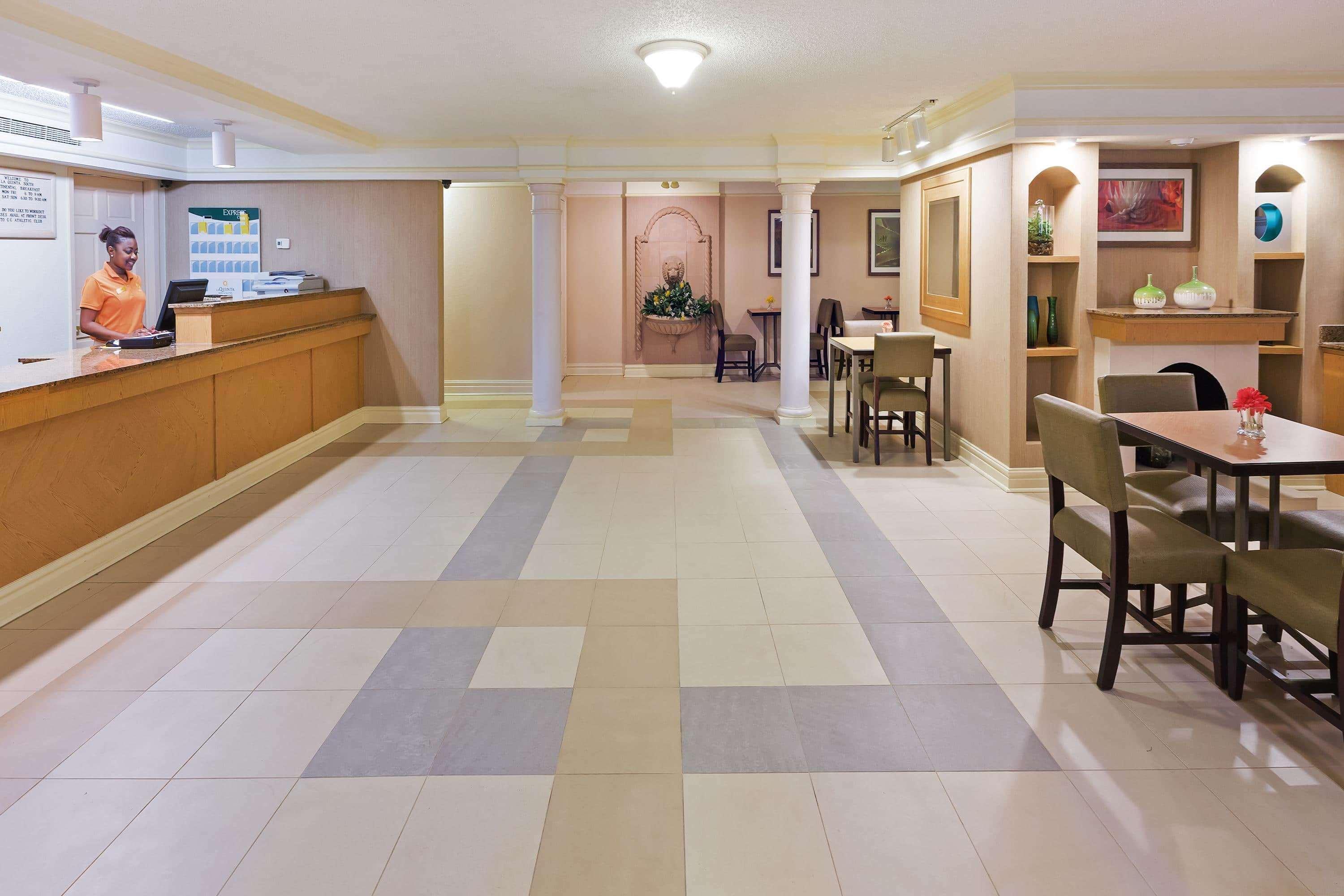 Vista Lobby Palm Bliss Hotel Corpus Christi South