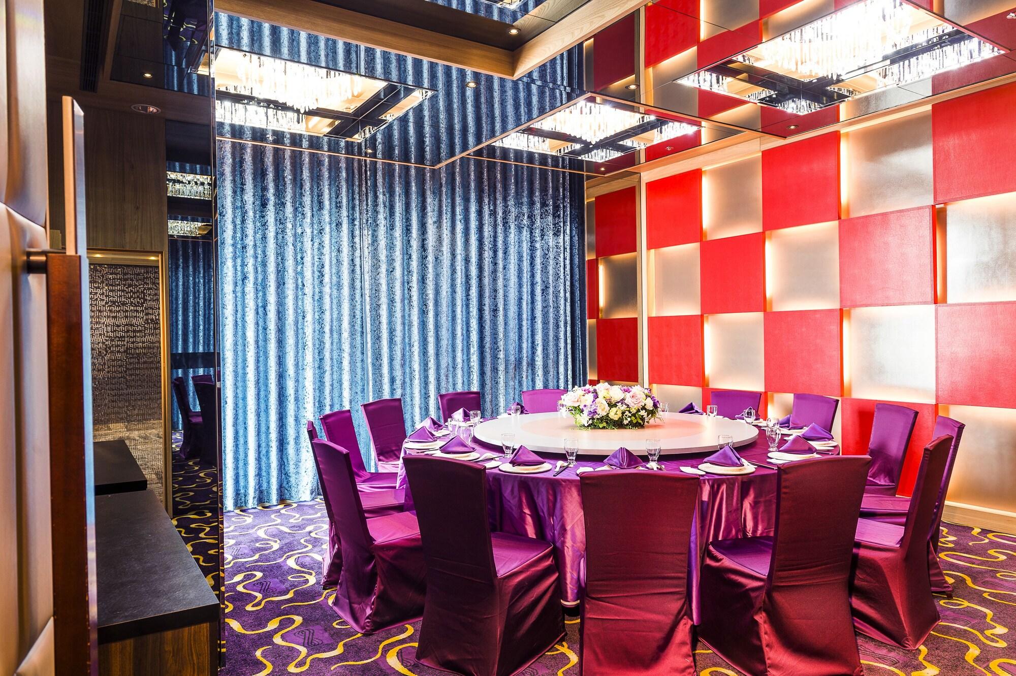 Restaurant In Sky Hotel