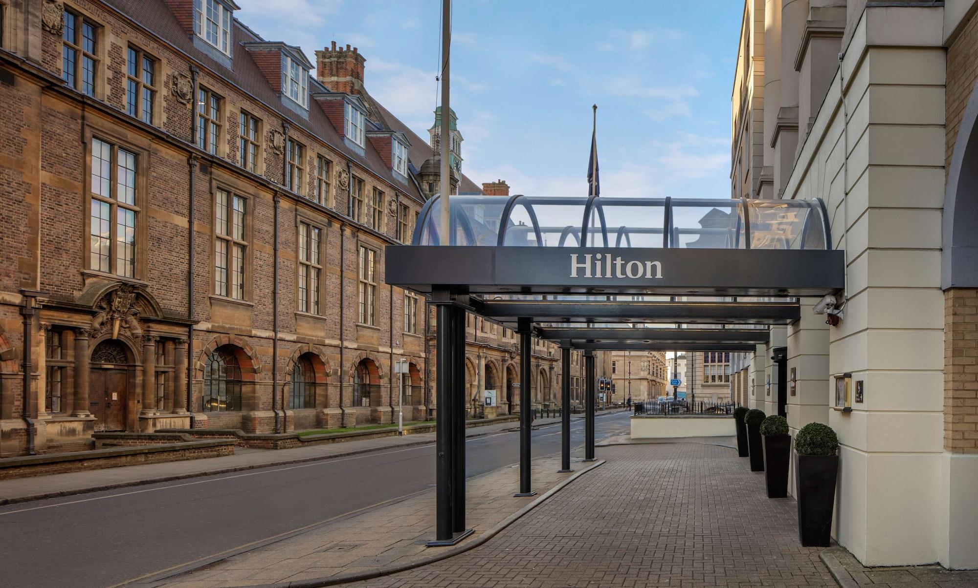 Vista Exterior Hilton Cambridge City Centre