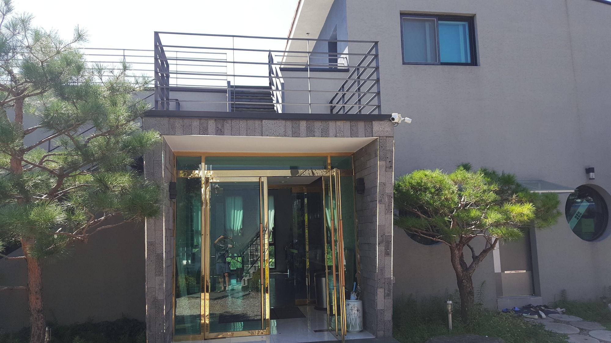 Vista Lobby Oikos Leisure Pension